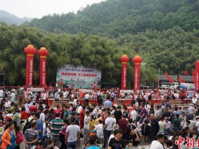 河南欒川萬人吃豆腐