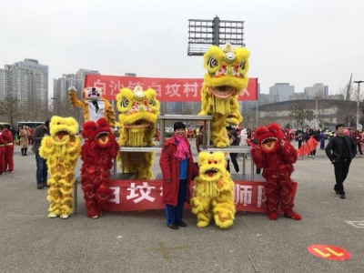 兩千余人如意湖畔鬧新春