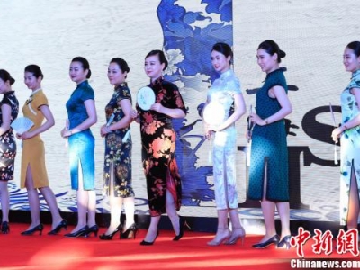 空乘小姐姐除了美,還有多少本領(lǐng)? 公眾體驗空乘職業(yè)國際化技能