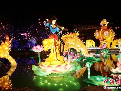 唐宮燈會(huì)“點(diǎn)亮”西安華清宮景區(qū) 再現(xiàn)盛唐氣象