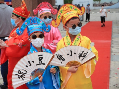 寧波小學生百變模仿秀 創意滿滿歡樂過六一