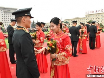 火箭軍某部101對(duì)新人軍營(yíng)結(jié)連理